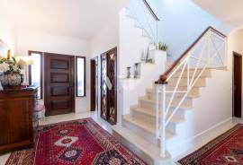 4 Bedroom Golf Front Villa in Vilamoura with Pool and Private Garden