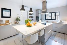 4 Bedroom Golf Front Villa in Vilamoura with Pool and Private Garden