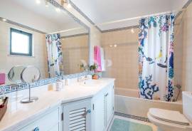 4 Bedroom Golf Front Villa in Vilamoura with Pool and Private Garden