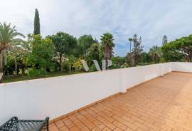 4 Bedroom Golf Front Villa in Vilamoura with Pool and Private Garden