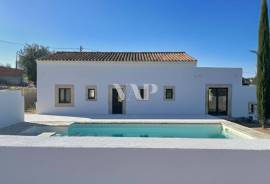Final phase of construction: 3 Houses on a plot of 6560m² in Santa Bárbara de Nexe - Faro