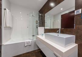 Two bedroom apartment with sea view