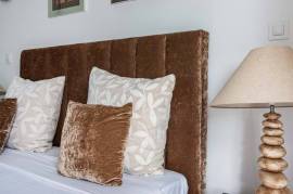 Two bedroom apartment with sea view