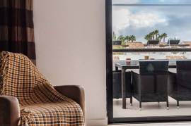 Two bedroom apartment with sea view