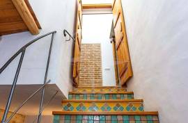 Tavira Riverside Townhouse with Restaurant & Duplex Apartment