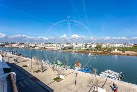 Tavira Riverside Townhouse with Restaurant & Duplex Apartment