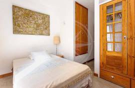 Tavira Riverside Townhouse with Restaurant & Duplex Apartment