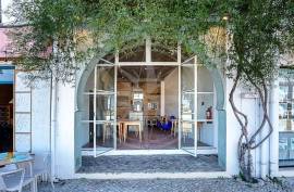 Tavira Riverside Townhouse with Restaurant & Duplex Apartment