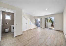 New 2 bedroom townhouse located in an exclusive condominium - Branqueira