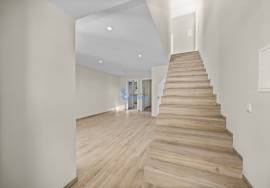 New 2 bedroom townhouse located in an exclusive condominium - Branqueira