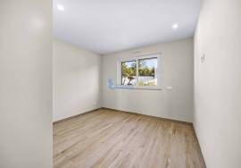 New 2 bedroom townhouse located in an exclusive condominium - Branqueira