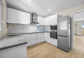 New 2 bedroom townhouse located in an exclusive condominium - Branqueira