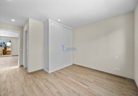 New 2 bedroom townhouse located in an exclusive condominium - Branqueira