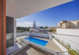 New 2 bedroom townhouse located in an exclusive condominium - Branqueira