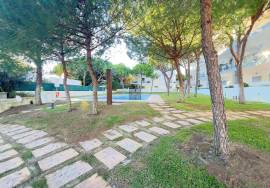 3-Bed Long-Term Rental in Falesia | Gated Algarve Condominium Near the Beach