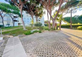3-Bed Long-Term Rental in Falesia | Gated Algarve Condominium Near the Beach