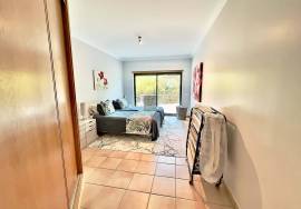 3-Bed Long-Term Rental in Falesia | Gated Algarve Condominium Near the Beach