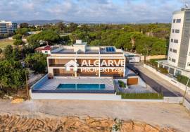 Exclusive 6-Unit Condominium Steps Away from Forte Novo Beach