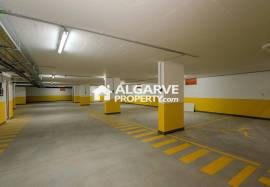 Elegant 2-Bedroom Apartment with Pool near Forte Novo Beach