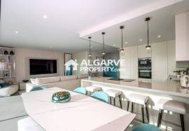 Elegant 2-Bedroom Apartment with Pool near Forte Novo Beach