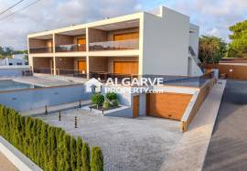 Elegant 2-Bedroom Apartment with Pool near Forte Novo Beach