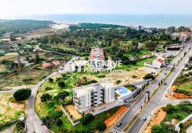 Modern 2-bed apartment with pool near the beach in Quarteira, Algarve