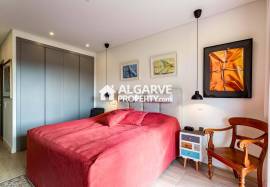 Modern 2-bed apartment with pool near the beach in Quarteira, Algarve