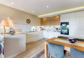 Modern 2-bed apartment with pool near the beach in Quarteira, Algarve