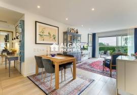 Modern 2-bed apartment with pool near the beach in Quarteira, Algarve