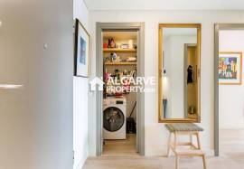 Modern 2-bed apartment with pool near the beach in Quarteira, Algarve