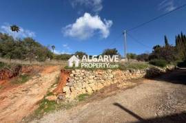 Building plot next to all amenities with panoramic views between Faro & Loulé