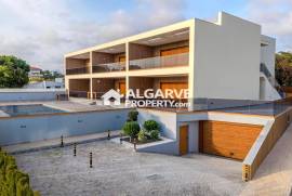 Elegant 2-Bedroom Apartment with Pool near Forte Novo Beach