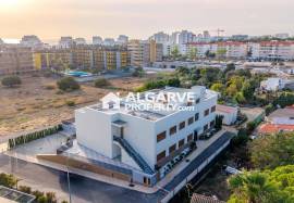 Elegant 2-Bedroom Apartment with Pool near Forte Novo Beach