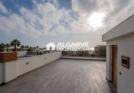 Elegant 2-Bedroom Apartment with Pool near Forte Novo Beach