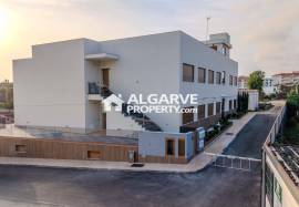 Elegant 2-Bedroom Apartment with Pool near Forte Novo Beach