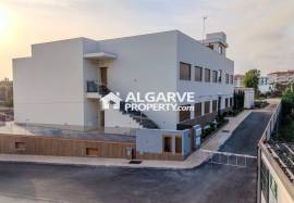 Elegant 2-Bedroom Apartment with Pool near Forte Novo Beach