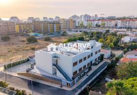 Elegant 2-Bedroom Apartment with Pool near Forte Novo Beach