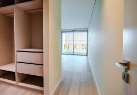 Modern 3-Bedroom Apartment with Sea View in Estreito de Câmara de Lobos