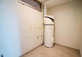 Modern 3-Bedroom Apartment with Sea View in Estreito de Câmara de Lobos