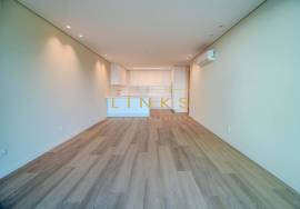 Modern 3-Bedroom Apartment with Sea View in Estreito de Câmara de Lobos