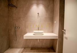 Modern 3-Bedroom Apartment with Sea View in Estreito de Câmara de Lobos