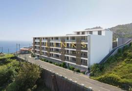 Modern 3-Bedroom Apartment with Sea View in Estreito de Câmara de Lobos