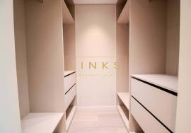 Modern 3-Bedroom Apartment with Sea View in Estreito de Câmara de Lobos