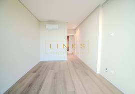 Modern 3-Bedroom Apartment with Sea View in Estreito de Câmara de Lobos