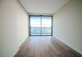Modern 3-Bedroom Apartment with Sea View in Estreito de Câmara de Lobos