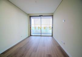 Modern 3-Bedroom Apartment with Sea View in Estreito de Câmara de Lobos