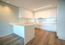 Modern 3-Bedroom Apartment with Sea View in Estreito de Câmara de Lobos