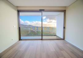 Modern 3-Bedroom Apartment with Sea View in Estreito de Câmara de Lobos