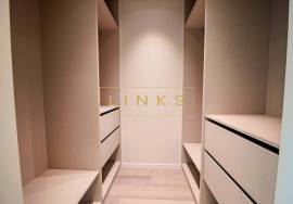 Modern 3-Bedroom Apartment with Sea View in Estreito de Câmara de Lobos