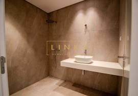 Modern 3-Bedroom Apartment with Sea View in Estreito de Câmara de Lobos